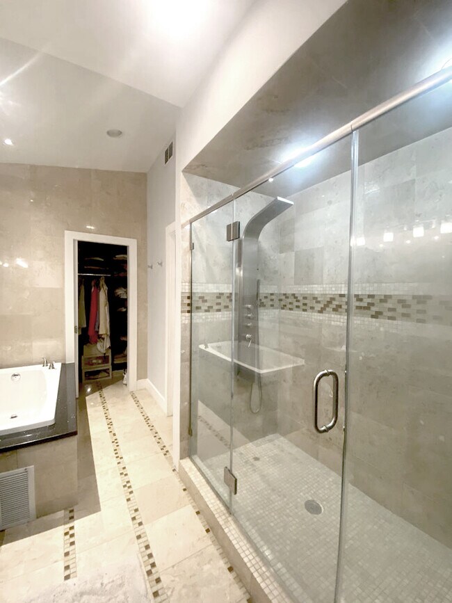 Photo - 760A Undercliff Ave