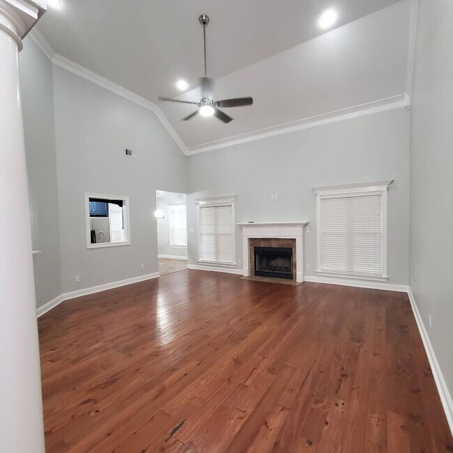 Photo - Spacious 3-Bedroom Home with Open Floor Plan and Fenced Backyard in Hahira, GA