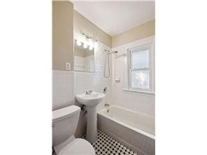 Photo - 2010 St Clair Ave