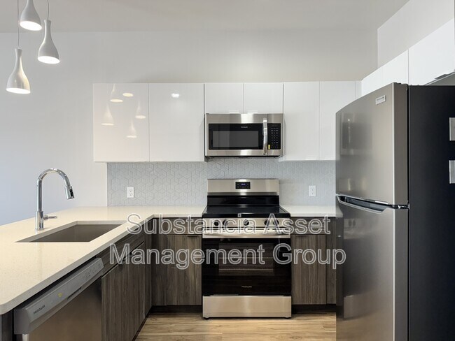 Photo - 1653 Midtown Pl