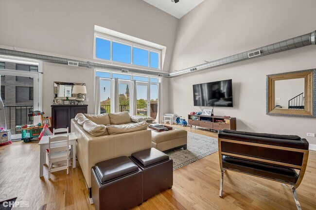 Photo - 19 N Bishop St Unit 4