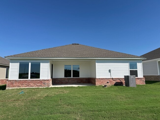 Photo - NOW PRELEASING! — Cozy 3 Bed, 2 Bath Home in Red Plains!