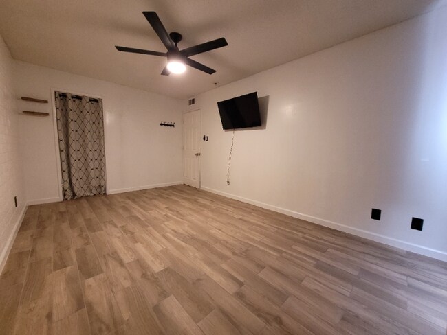 Photo - 42 W 7th St Unit Apt C