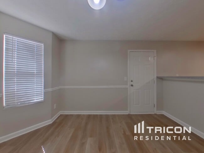 Photo - 40 Bramble Bush Trail