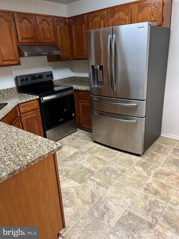 33 Hiddencreek Ct