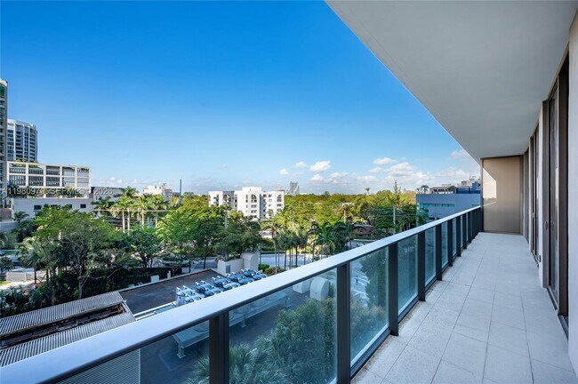 Photo - 2678 Tigertail Ave Unit 413