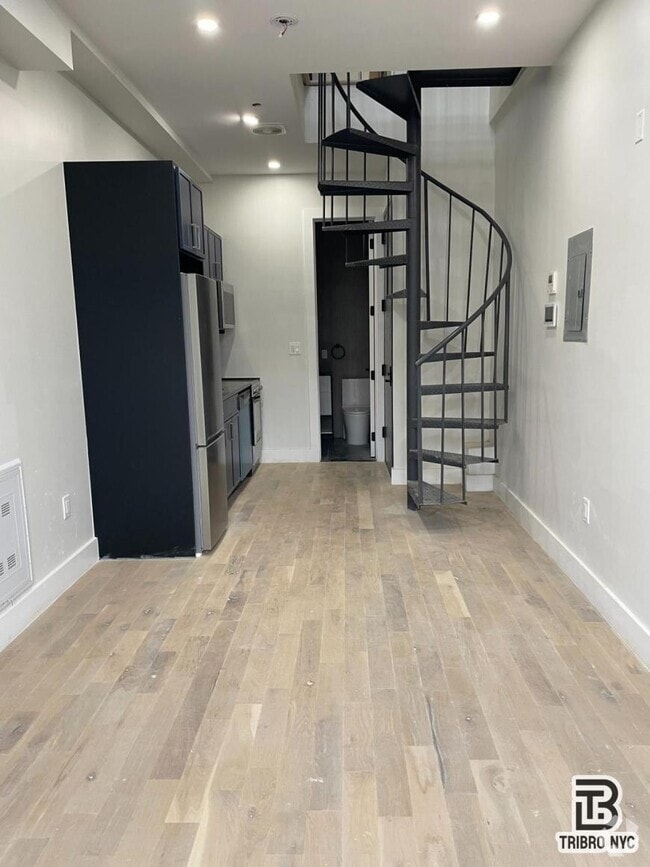 Building Photo - 1 bedroom in BROOKLYN NY 11206 Unit 4PH Rental