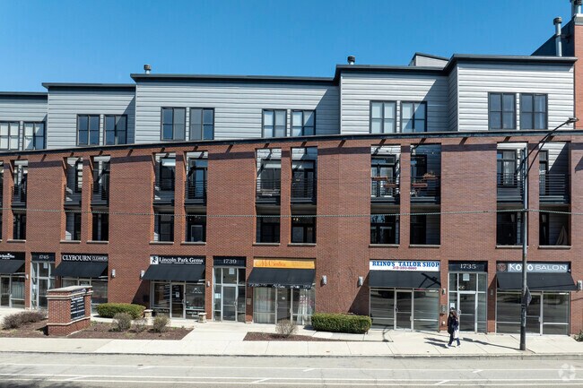 Alternate - Shoppes on Clybourn
