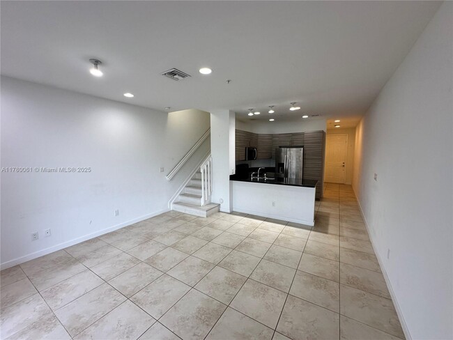 Building Photo - 2579 SW 81st Terrace Unit 2557 Rental