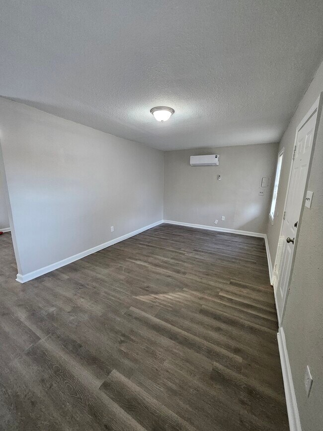 Living room - 3025 Ford Rd