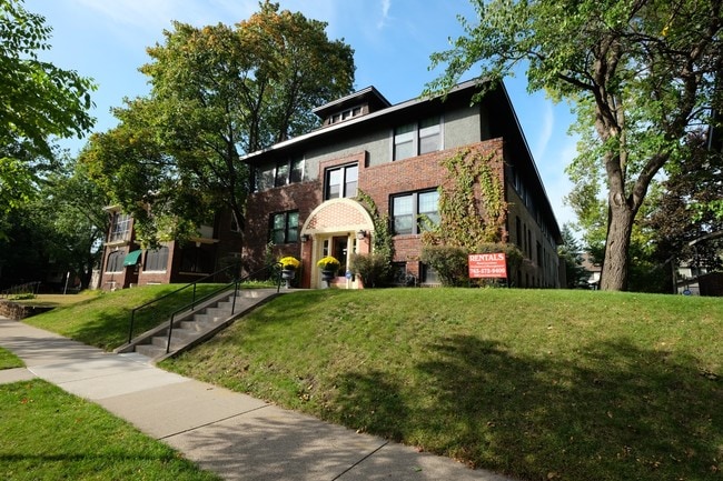 Photo - 1091 Goodrich Ave