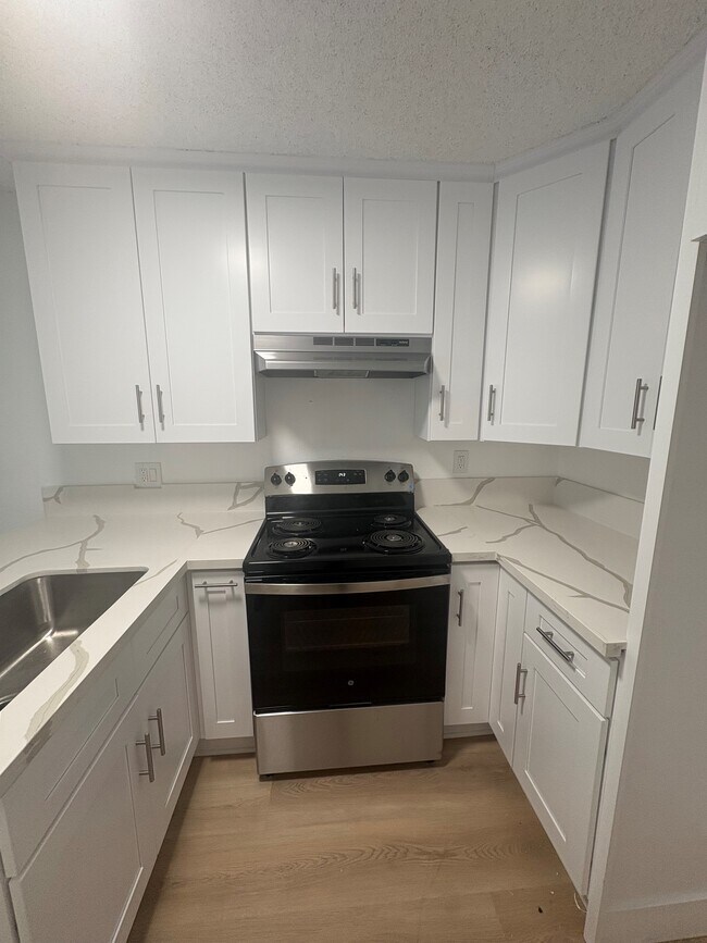 Photo - Excelsior Apartments