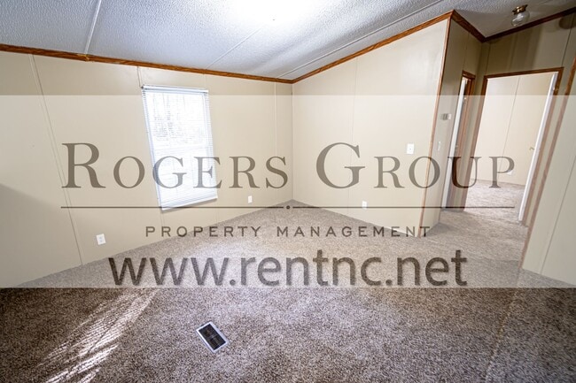 Photo - 505 Tower Ln