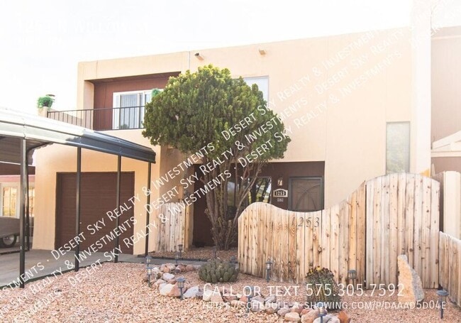 Building Photo - 1253 N Willow St Rental