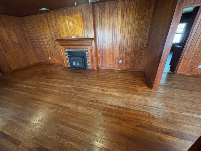Photo - FOR RENT