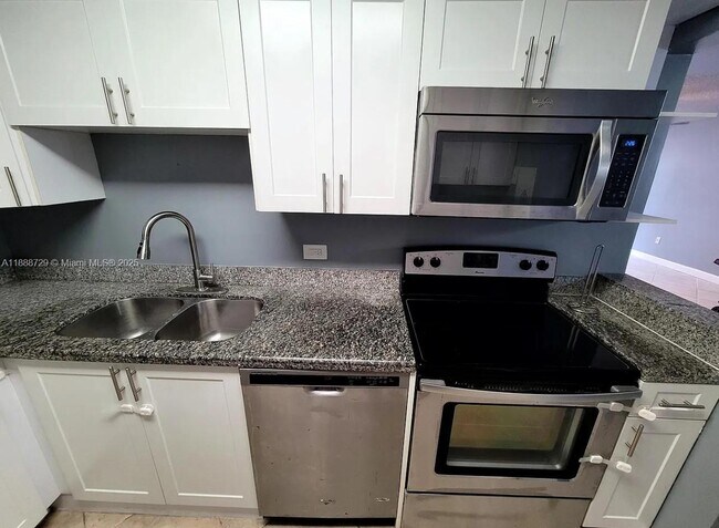 Photo - 10425 SW 112th Ave Unit 113