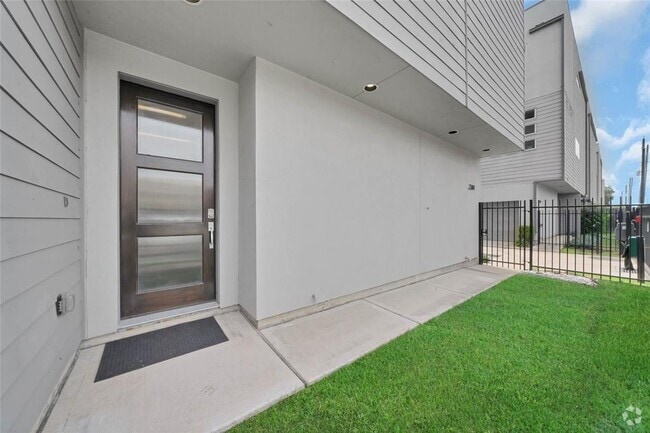 Building Photo - 2384 Commerce St Rental