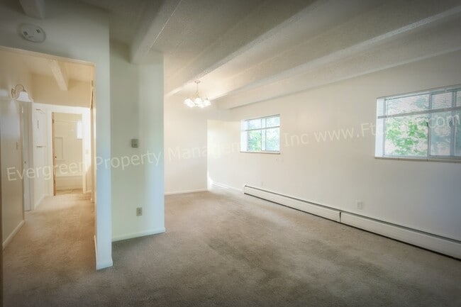 Building Photo - 1109 Alford St Unit 103
