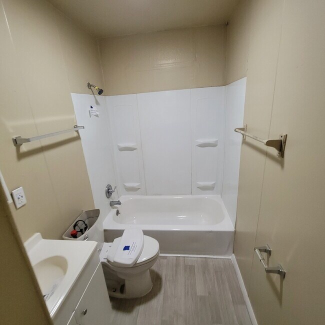 Photo - Cozy East Side Home!