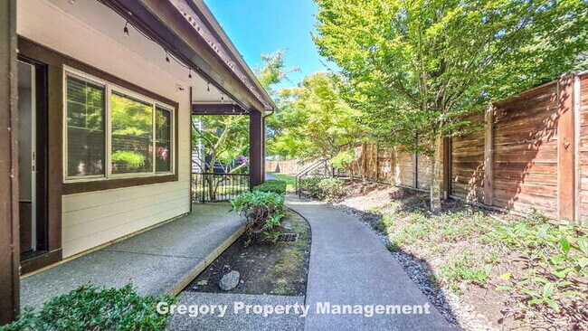 Photo - 10394 157th Pl NE