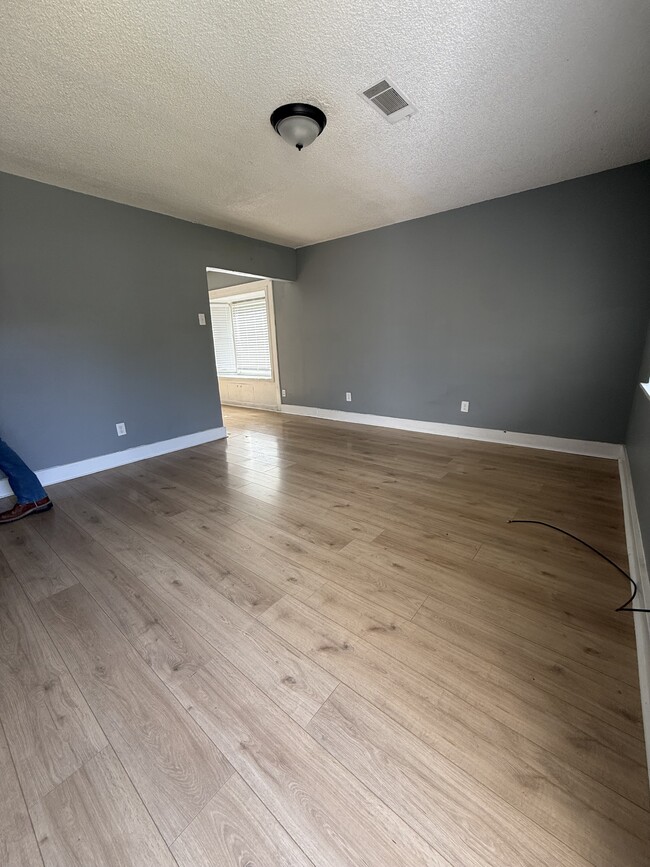 Photo - 133 Center St