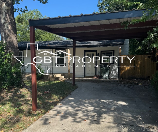 Beautifully Renovated 3 Bed, 2 Bath Home f... - Beautifully Renovated 3 Bed, 2 Bath Home f...