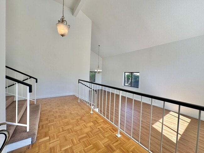 Photo - 768 Rose Dr