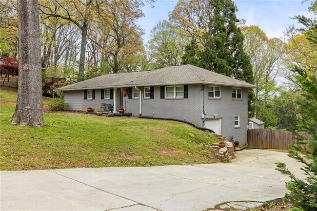 Photo - 2341 Elmwood Cir SE