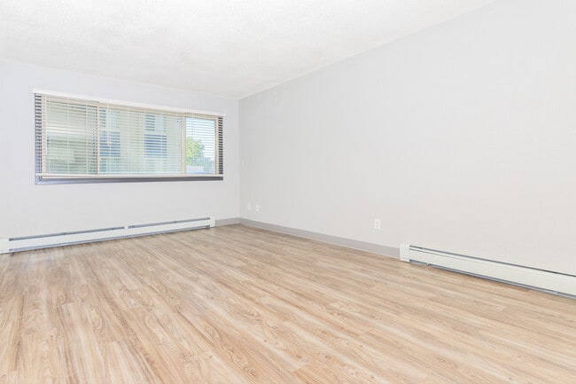 Photo - Meadow Park Apartments