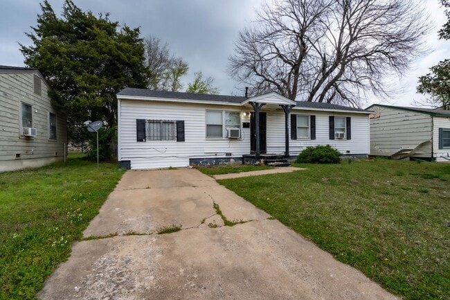 Photo - 3 Bed | 1 Bath in North Tulsa!