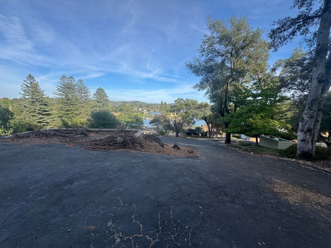 Photo - 11374 Lakeshore N