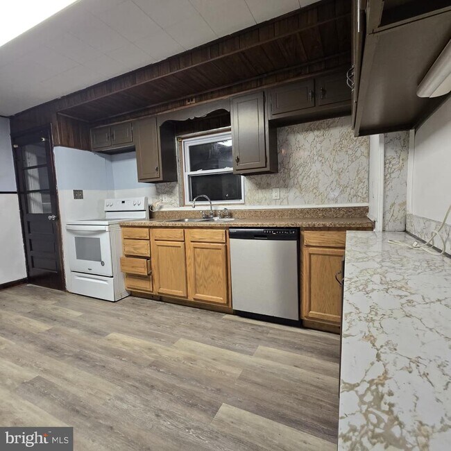 Photo - 614 N Cannon Ave