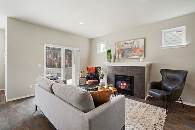 Photo - 2358 NE 6th St