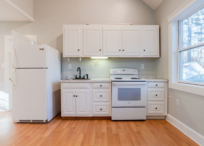 Photo - 8 Western Ave Unit b