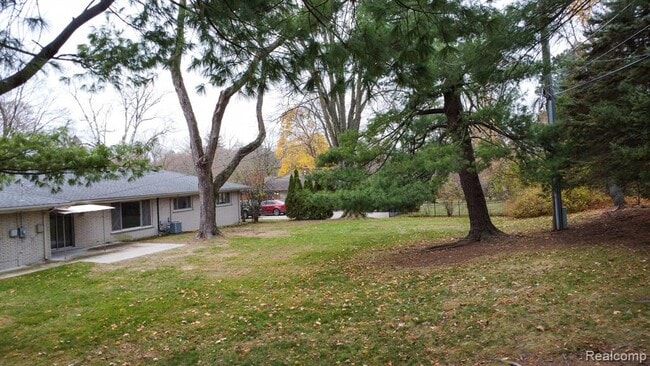 Photo - 851 Helston Rd