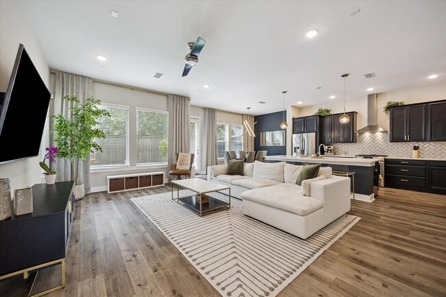 Photo - 1415 Biondo Way
