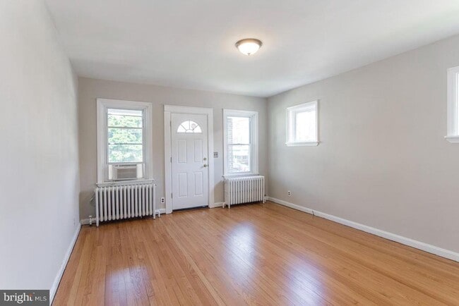 Photo - 1600 W 10th St Unit 1