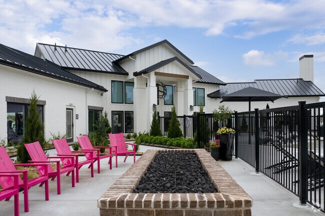 Pool Area - Redbud Ranch