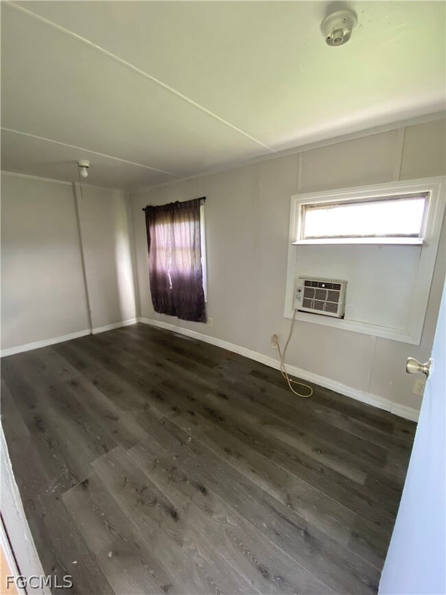 Photo - 8086 Heck Dr