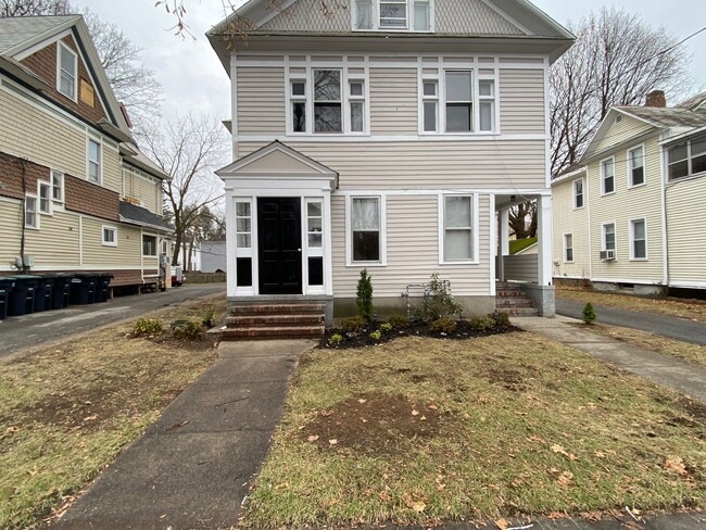 Photo - 22 Grove Ave Unit 3