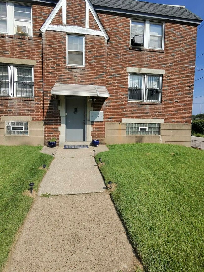 Building Photo - 399 E Cliveden St Unit B Rental