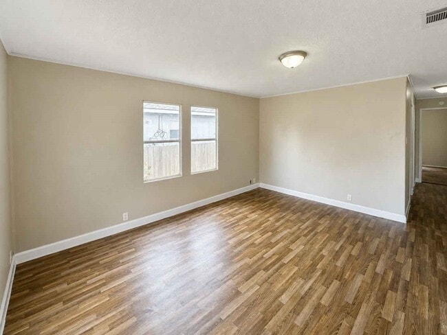 11919 Kingslake Forest Dr
