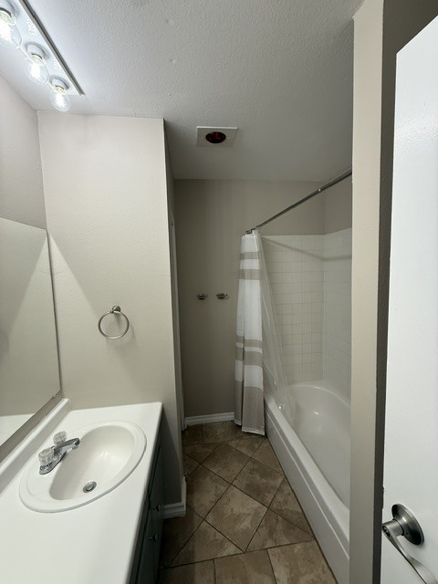 Photo - 6880 S Broadway