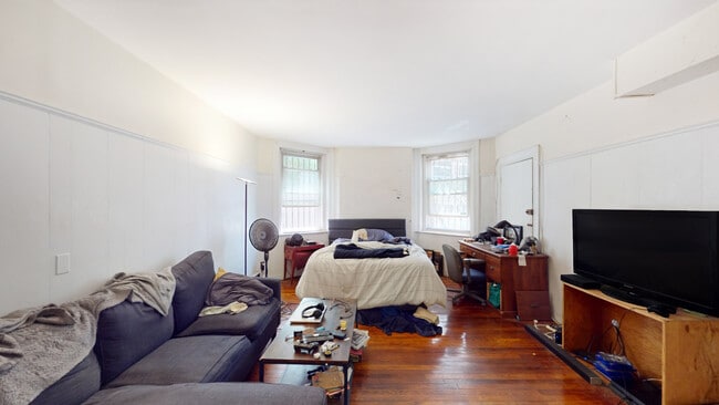 Building Photo - 1079 Beacon St Unit BR Rental