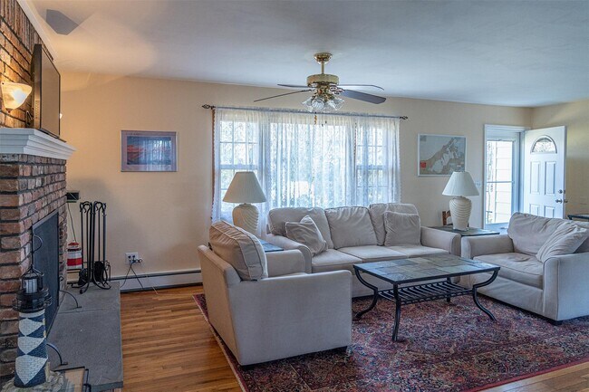 Photo - 155 Delmar Dr