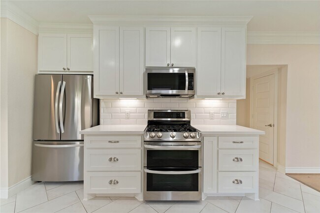 Photo - 2631 Persa St