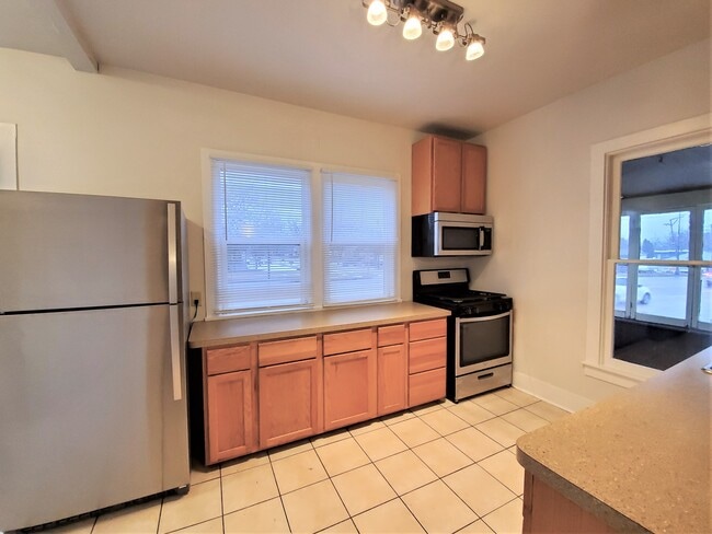 Photo - 102 E Washington St