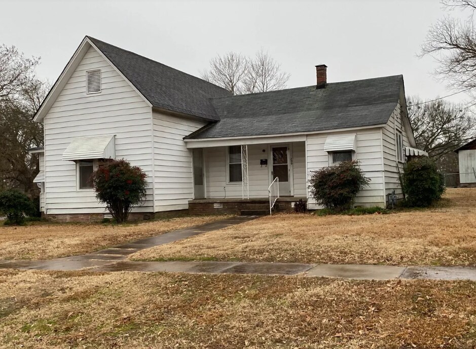 Photo - 200 N Express St