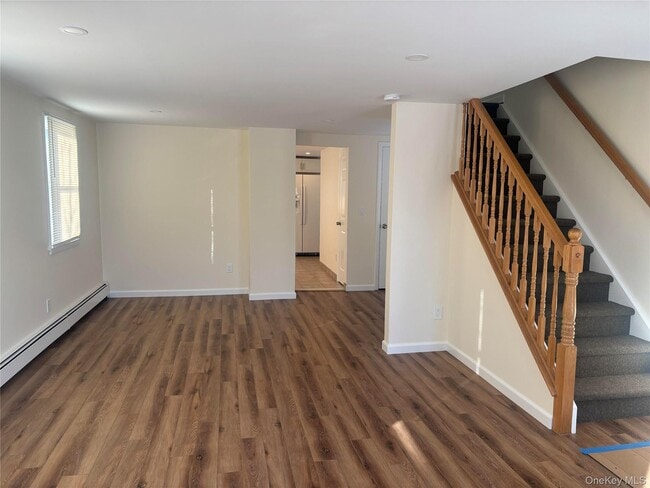 Photo - 215 E Lakewood St