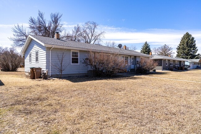 Building Photo - 1207 20St NW, East Grand Forks, Minnesota Unit 1207